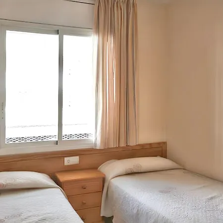 Cosy Near Platja De With Shared Pool * La Pineda
